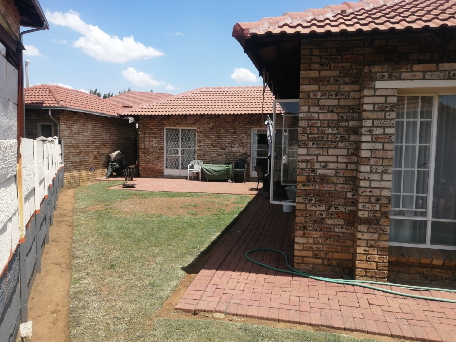 3 Bedroom Property for Sale in Waterval East North West